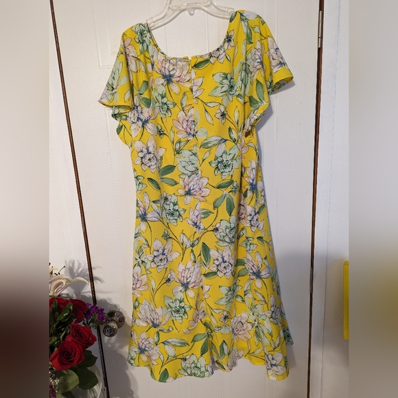 Signature Collection. Dress 44 - Picture 2 of 4